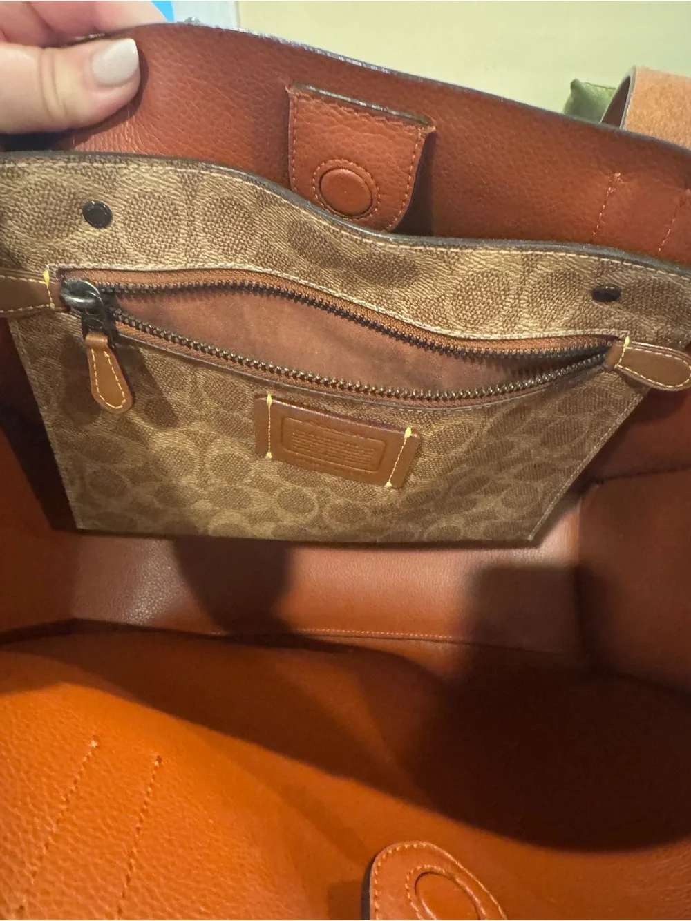 COACH Tan Leather Relay Tote with Logo LIKE NEW - Picture 4 of 5